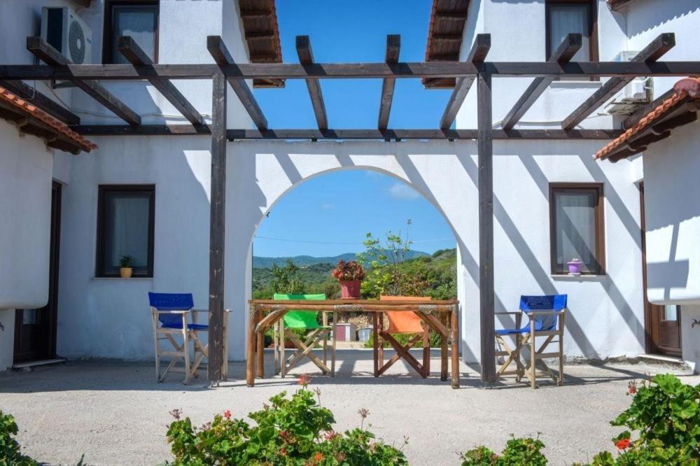 Katevi Luxury Seafront Villa Ierissós Esterno foto