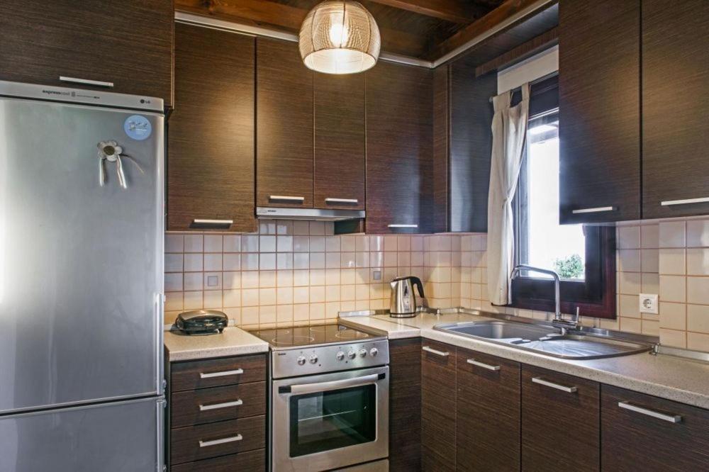 Katevi Luxury Seafront Villa Ierissós Esterno foto