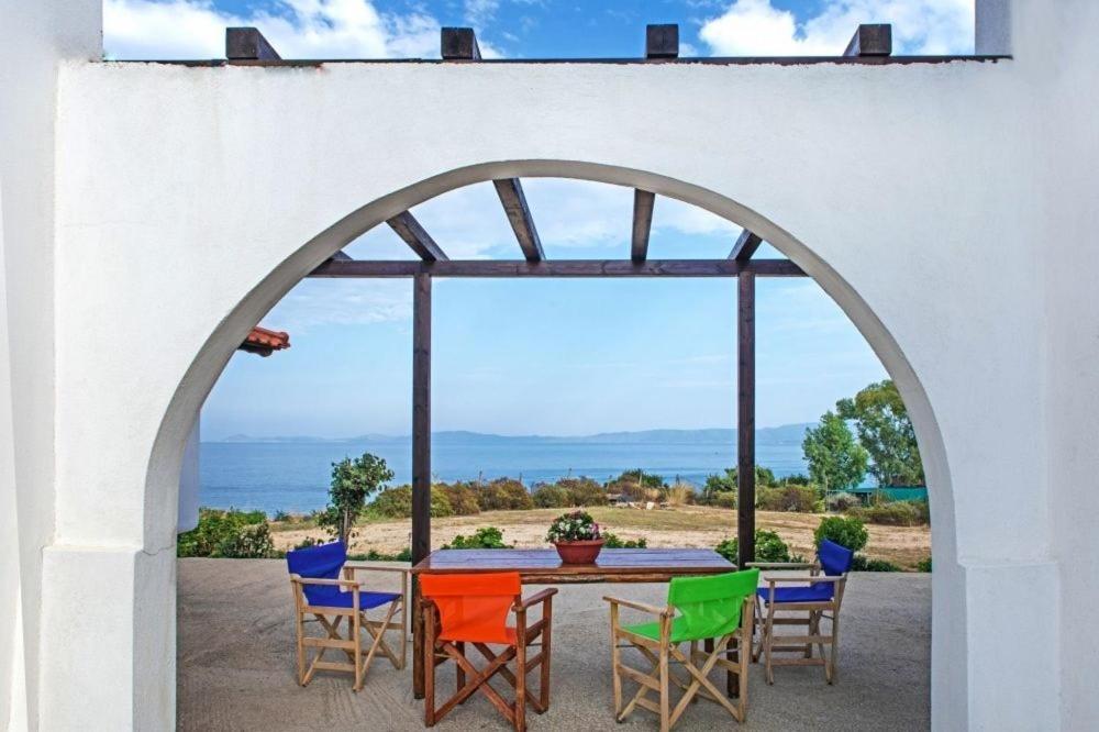 Katevi Luxury Seafront Villa Ierissós Esterno foto