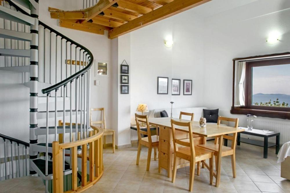 Katevi Luxury Seafront Villa Ierissós Esterno foto