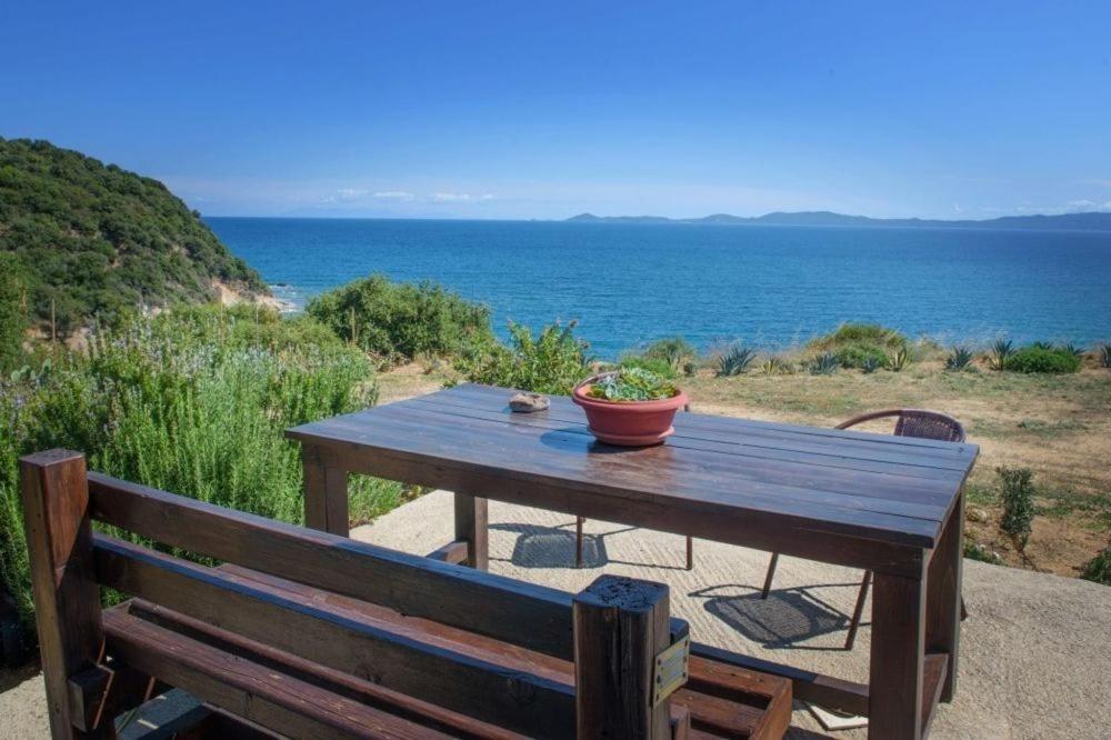 Katevi Luxury Seafront Villa Ierissós Esterno foto