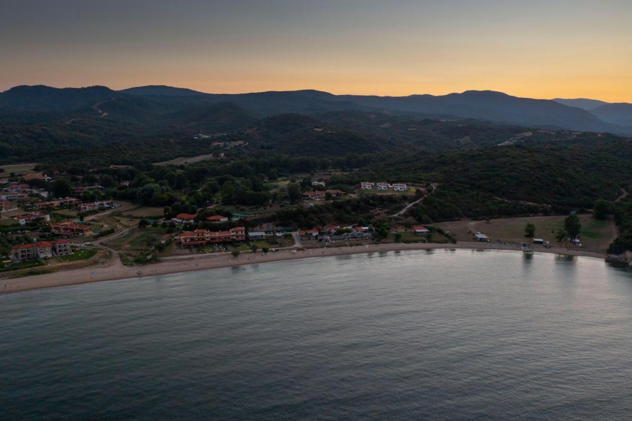 Katevi Luxury Seafront Villa Ierissós Esterno foto