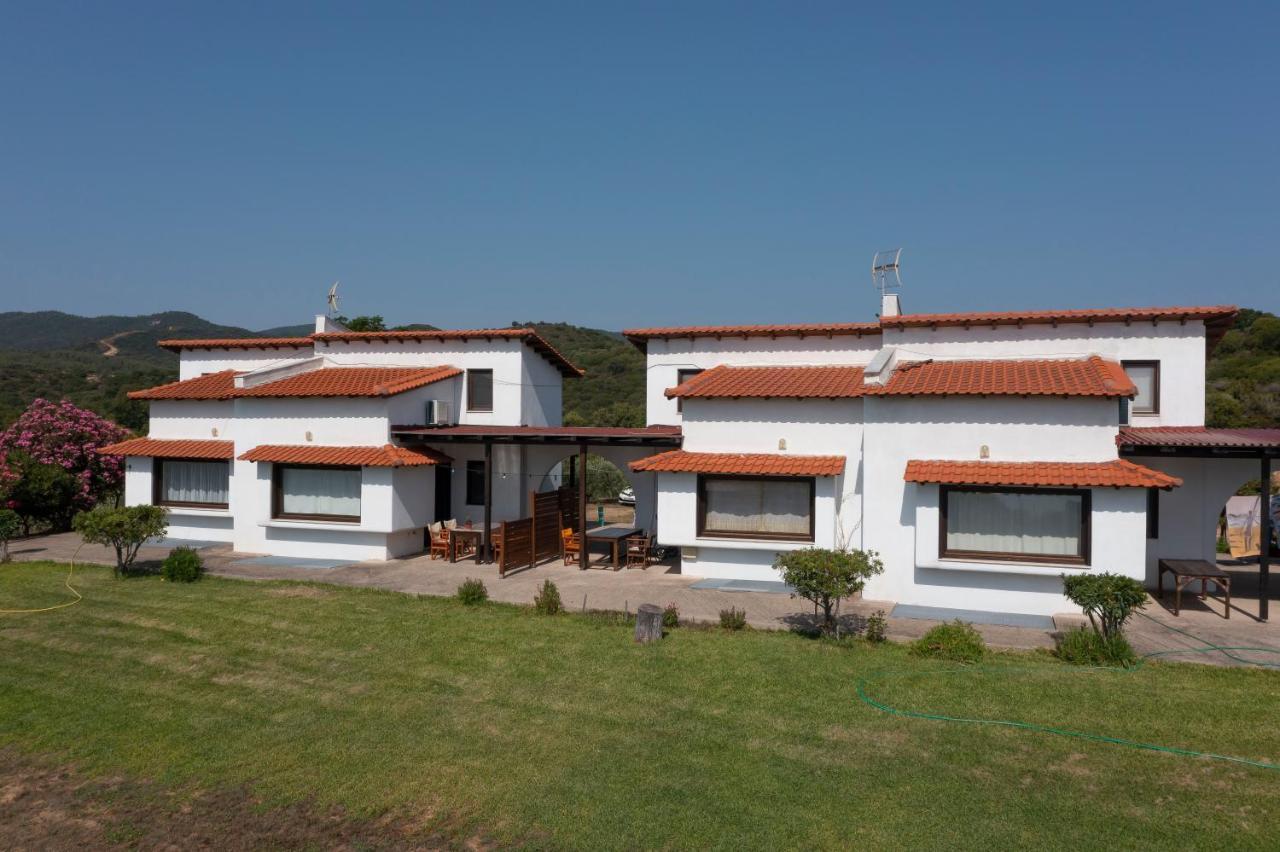 Katevi Luxury Seafront Villa Ierissós Esterno foto